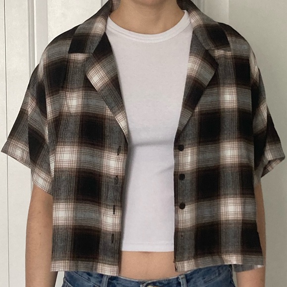 Garage Cropped Flannel Button Up Shirt - Picture 2 of 3